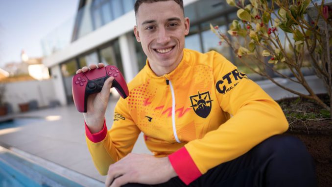 Alex Shaw, 24, plays FIFA for a living. (Photo by Tom Maddick via SWNS)