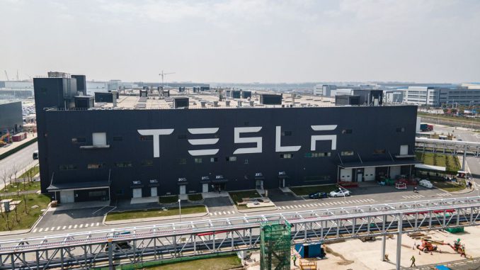 With less than a week remaining until Tesla, Inc.’s (NASDAQ:a href=https://www.Zenger News.com/stock/TSLA#NASDAQTSLA/a) a href=https://www.Zenger News.com/analyst-ratings/analyst-color/23/07/33163828/tesla-analyst-lifts-price-target-ahead-of-q2-but-warns-factors-that-dragged-stock-bsecond-quarter earnings/a report, an analyst has provided his estimates for the company. XIAOLU CHU/GETTY IMAGES 