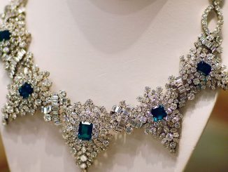 A diamond necklace among the items that have been auctioned in online public event announced by Jacksonville Sheriff's Office starting in October 6th proceeding to Friday 13th. JOE RAEDLE/GETTY IMAGES.