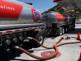 For the week ending Dec. 3, the federal governmentt reported that commercial crude oil inventories declined by a modest 200,000 barrels per day from the previous week. (Justin Sullivan/Getty Images)