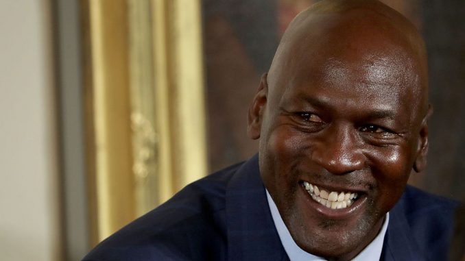 In 1995, Michael Jordan shocked the sports world by announcing that he was coming out of retirement and returning to the Chicago Bulls with a fax that simply read: “I’m back.” Almost exactly 27 years later, Tom Brady gave us the 2022 version of this fax. (Chip Somodevilla/Getty Images)
