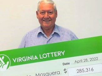 Vicente Mosquera, 82, waiter in an Italian restaurant won a jackpot of $285,316 using a combination someone told him years ago, on April 23, in Virginia Beach, USA. (Virginia Lottery/Zenger)
