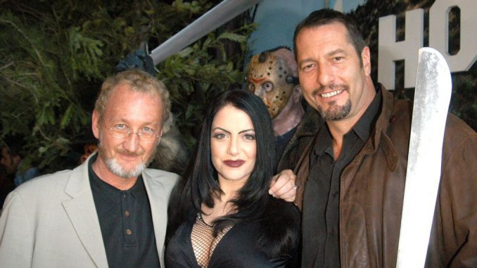 strong(L toR) Actors Robert Englund, Ivonna Cadaver (Natalie Popovich) and Ken Kirzinger pose at the wax figure unveiling and DVD release of Freddy Vs Jason at the Hollywood Wax Museum on Jan 13, 2004, in Hollywood, California. STEPHEN SHUGERMAN/GETTY IMAGES/strong