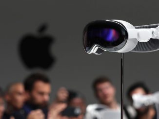 CUPERTINO, CALIFORNIA - JUNE 05: The new Apple Vision Pro headset is displayed during the Apple Worldwide Developers Conference on June 05, 2023 in Cupertino, California.Apple Inc.'sstrong /strong(NASDAQ:a href=https://www.Zenger News.com/stock/AAPL#NASDAQAAPL/a) a href=https://www.Zenger News.com/general/entertainment/23/07/33145772/buying-an-apple-vision-pro-youll-need-to-book-an-appointment-firststrongVision Pro/strong /amay not find much traction with its current pricing and form factor, according to Bloomberg columnist Mark Gurman. PHOTO BY JUSTIN SULLIVAN/GETTY IMAGES