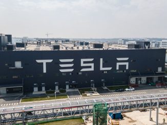 With less than a week remaining until Tesla, Inc.’s (NASDAQ:a href=https://www.Zenger News.com/stock/TSLA#NASDAQTSLA/a) a href=https://www.Zenger News.com/analyst-ratings/analyst-color/23/07/33163828/tesla-analyst-lifts-price-target-ahead-of-q2-but-warns-factors-that-dragged-stock-bsecond-quarter earnings/a report, an analyst has provided his estimates for the company. XIAOLU CHU/GETTY IMAGES 