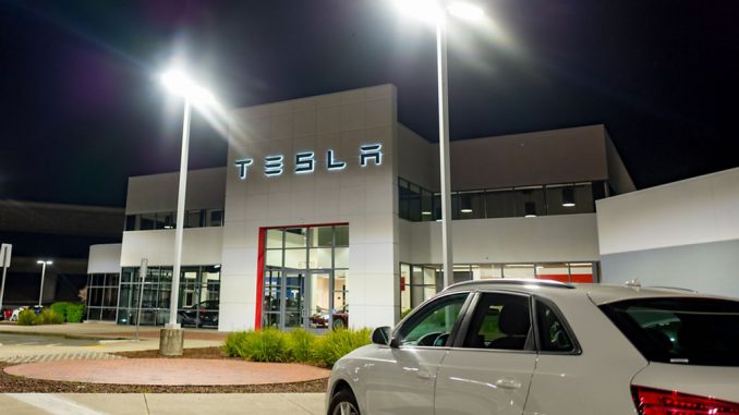 Bright lights illuminate a Tesla Motors dealership at night, with automobile visible in the foreground, Dublin, California, March 5, 2018. Tesla, Inc.strong /strong(NASDAQ:a href=https://www.Zenger News.com/stock/TSLA#NASDAQTSLA/a) stock tanked nearly 10% Thursday as a href=https://www.Zenger News.com/news/earnings/23/07/33298255/tesla-stock-loses-charge-premarket-despite-strong-q2-whats-going-oninvestors reacted negatively /ato what at the outset seemed like a robust quarterly report.A Tesla bull delved into what might have acted as deterrents, sending investors scurrying for cover. PHOTO BY SMITH COLLECTION/GADO/GETTY IMAGES