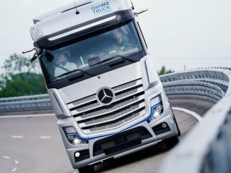 27 June 2022, Rhineland-Palatinate, Wörth am Rhein: A hydrogen test vehicle of the type GenH2 Truck Prototype 2 drives along a test track at the Wörth plant of truck manufacturer Daimler Truck. The hydrogen test vehicle GenH2 Truck Prototype 2 is presented there. Nikola Corporation (NASDAQ:a href=https://www.Zenger News.com/stock/NKLA#NASDAQNKLA/a) said on Thursday it had amassed more than 200 sales orders for its Class 8 a href=https://www.Zenger News.com/news/23/07/33483588/nikola-starts-production-of-saleable-hydrogen-fuel-cell-electric-trucks-with-500-mile-rangehydrogen fuel cell electric vehicles/a, as announced via its HYLA brand.  PHOTO BY UWE ANSPACH/GETTY IMAGES 